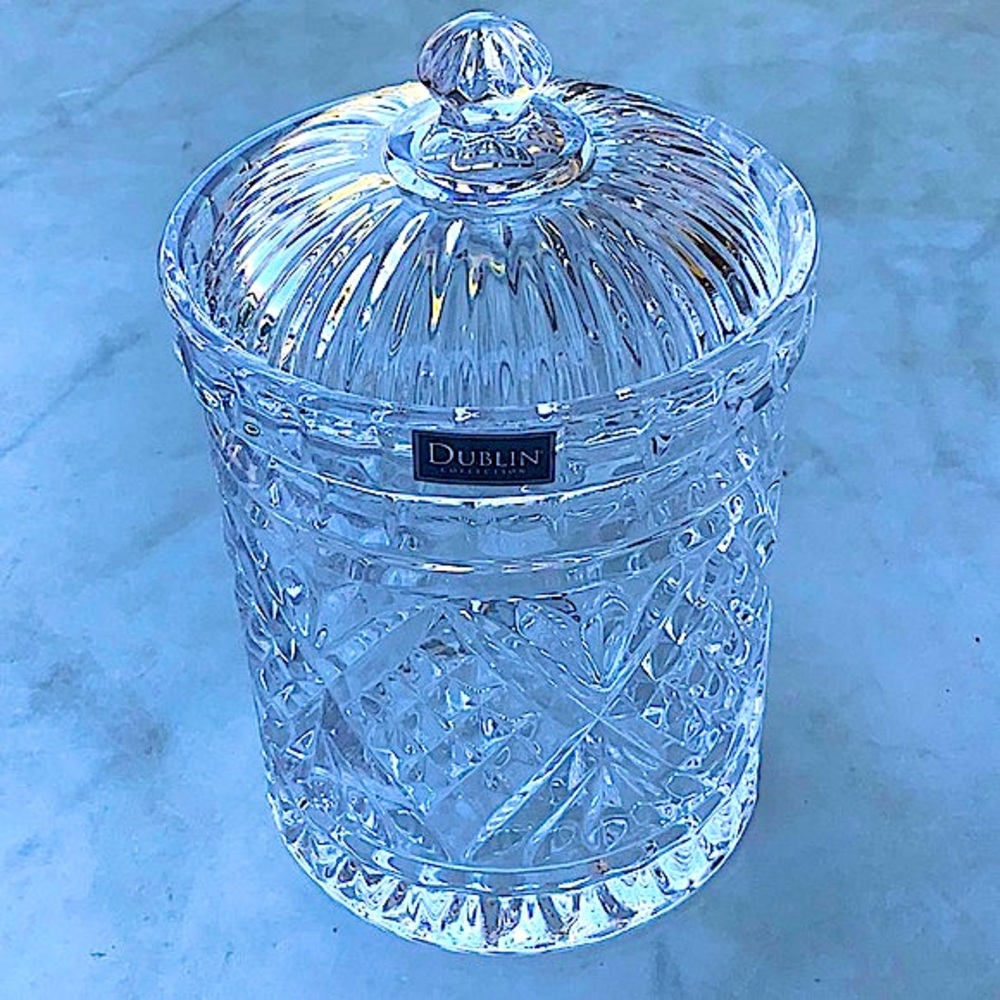 GODINGER DUBLIN BISCUIT BOX JAR WITH LID CRYSTAL NEW IN BOX 4.5 INCH BY 7 INCH